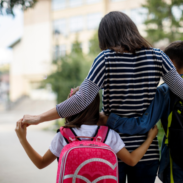 Pflegedienst und Betreuungsdienst-Alltagshilfe CuraVital-Schulbegleitung im Klassenzimmer